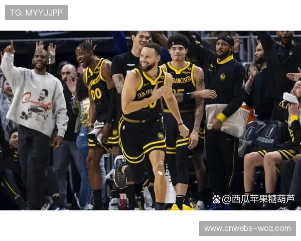 太阳勇士三分大战，布克库里对位成焦点