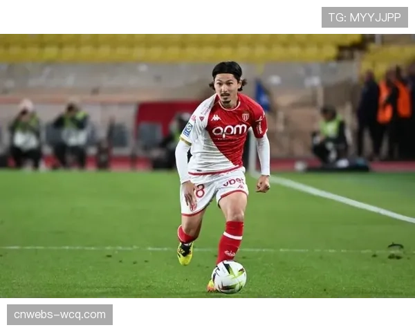 多家媒体确认，摩纳哥边锋南野拓实已与球队完成续约